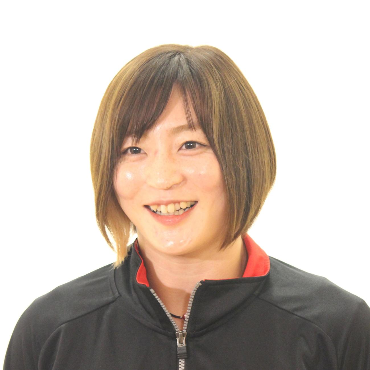 GSバクーから帰国し、取材に応じる角田（撮影・勝部晃多）