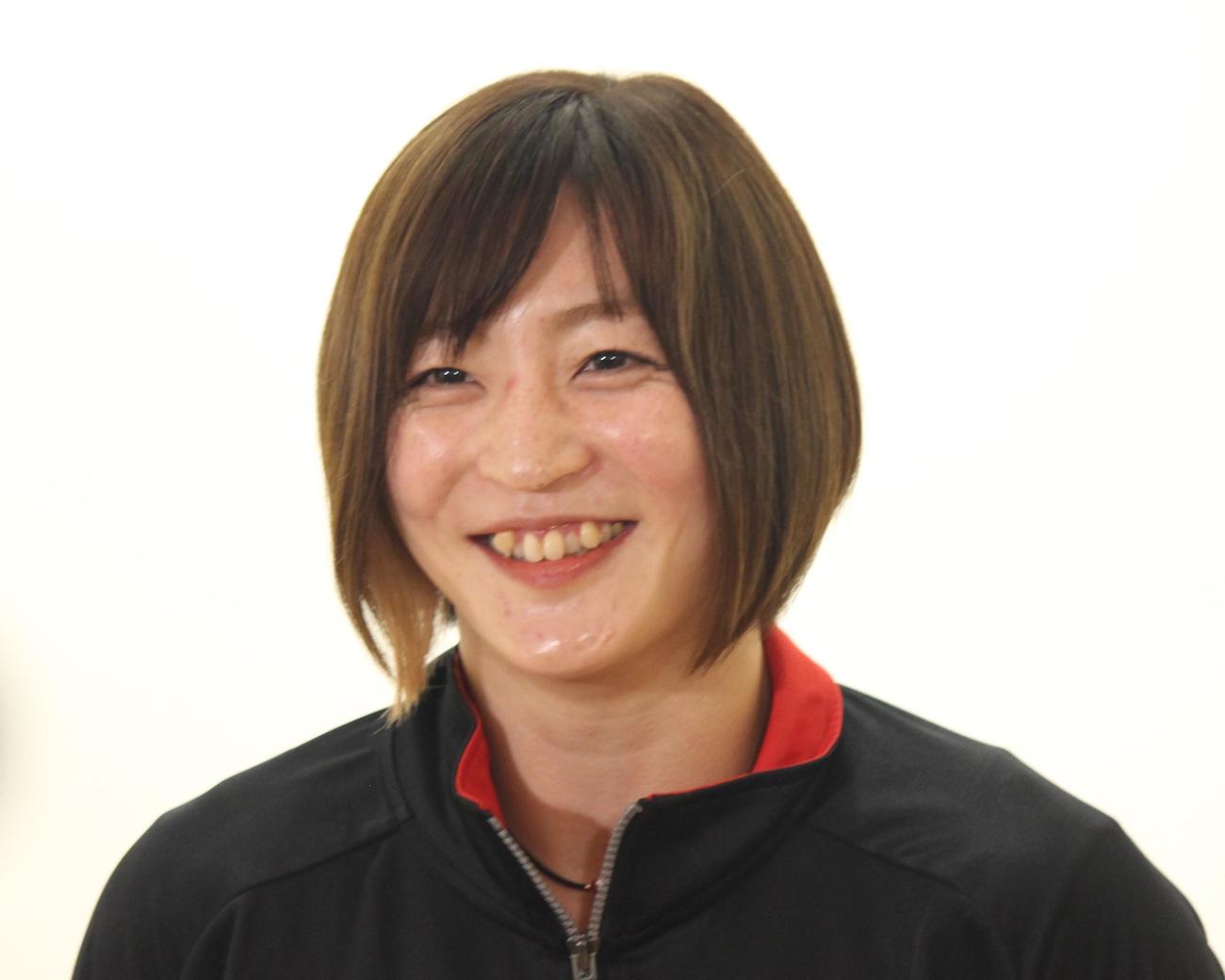 GSバクーから帰国し、取材に応じる角田（撮影・勝部晃多）