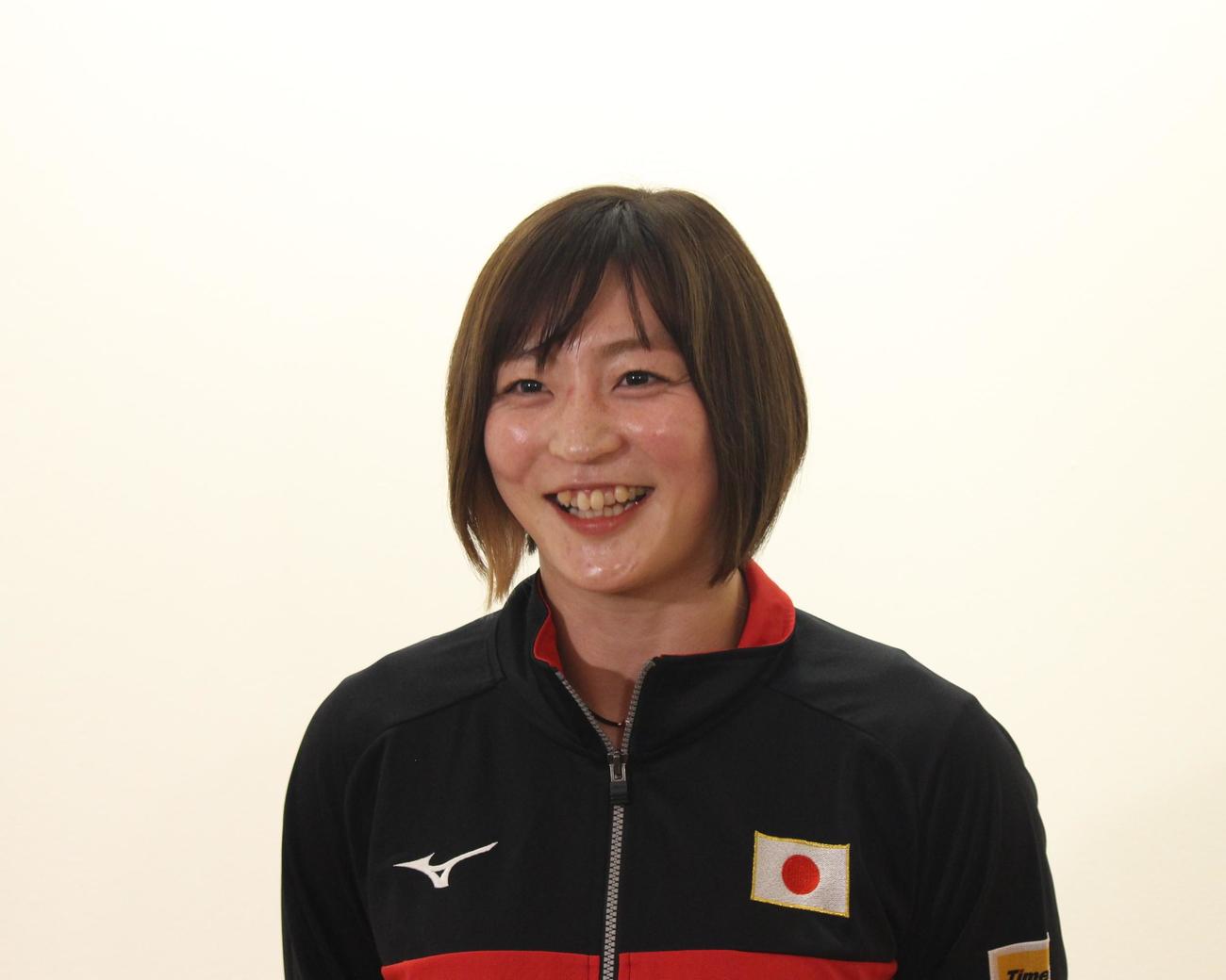 GSバクーから帰国し、取材に応じる角田（撮影・勝部晃多）