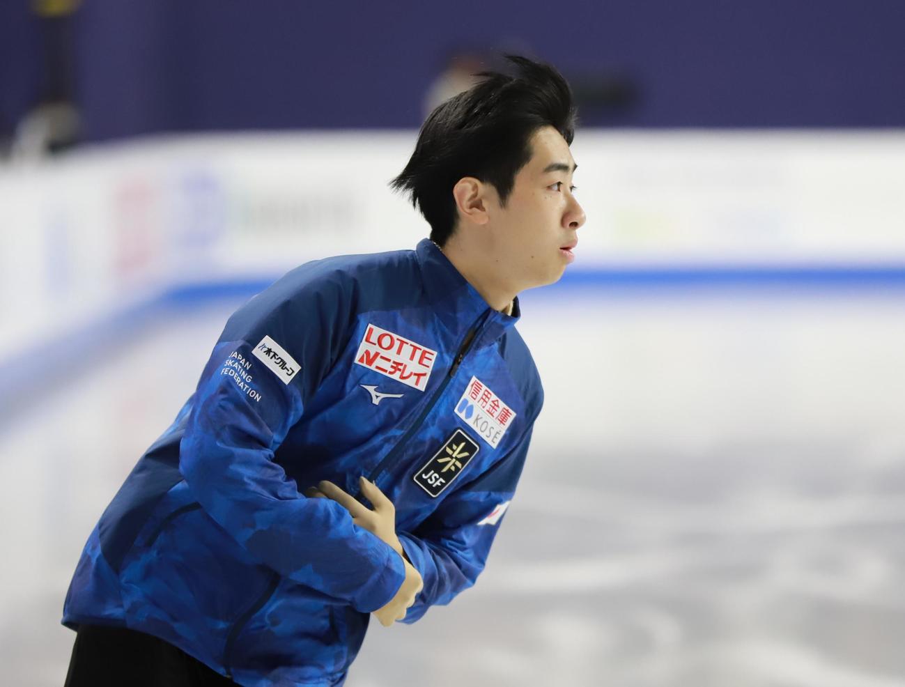 SPの6分間練習で調整する壷井達也（撮影・藤塚大輔）