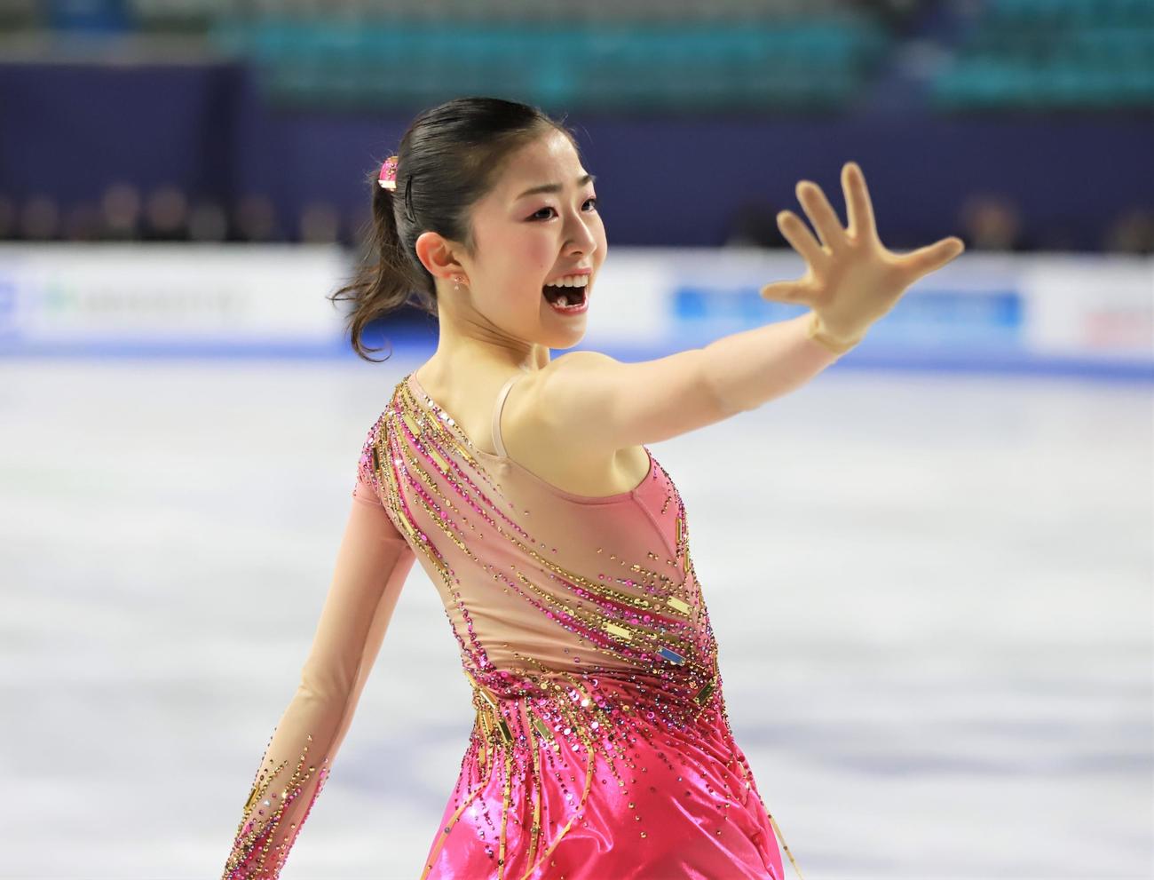 女子SPで演技を披露する千葉百音（撮影・藤塚大輔）