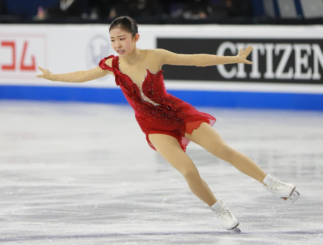 女子フリーで演技を披露する千葉百音（撮影・藤塚大輔）