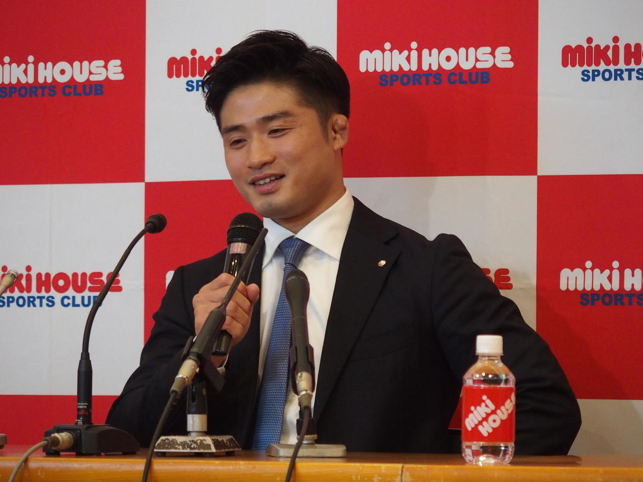 引退会見を行った柔道の丸山城志郎