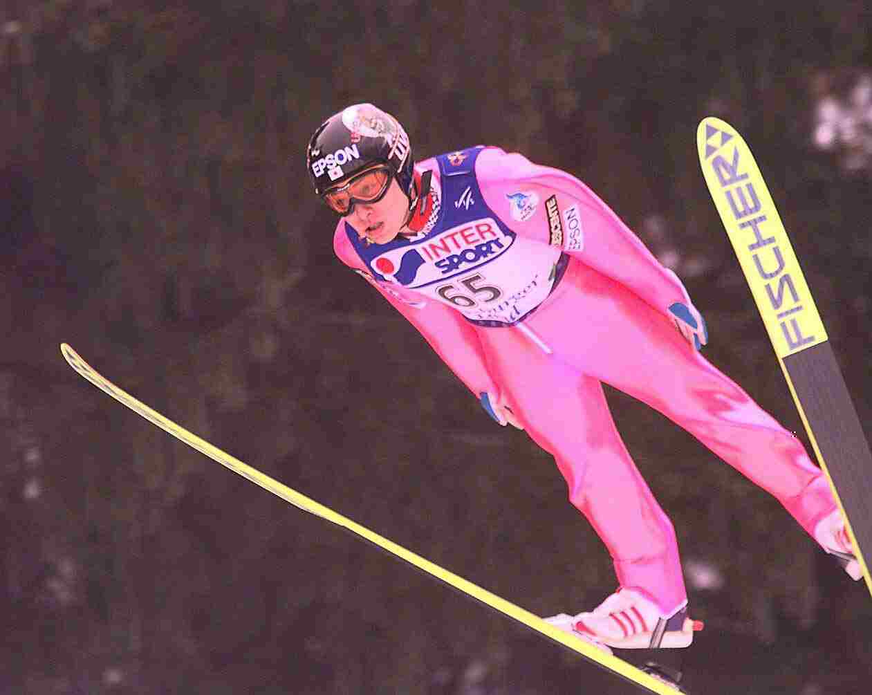 オーストリアで開かれたノルディック世界選手権でジャンプする船木和喜（1999年2月）