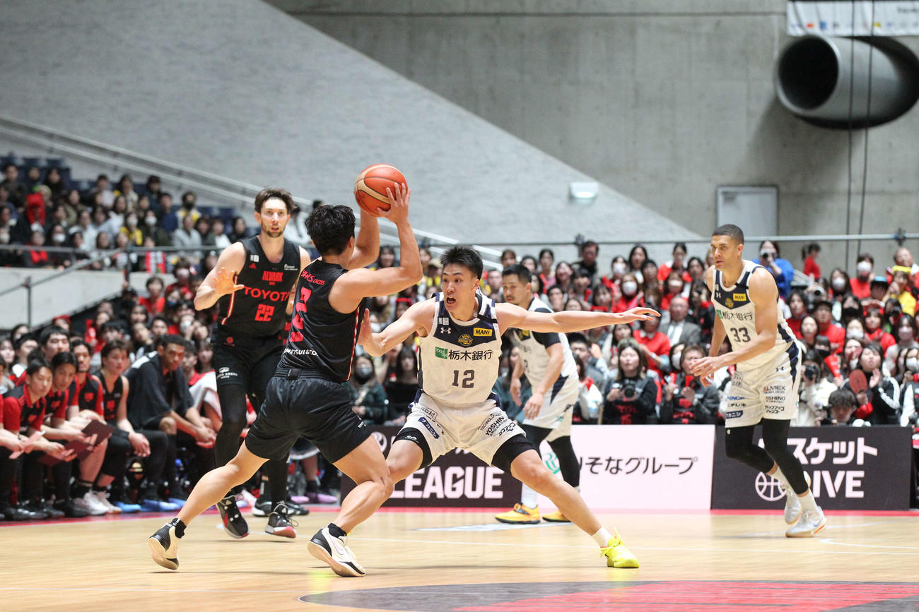 A東京対宇都宮　激しい守備でチームのリズムをつくった宇都宮高島紳司（撮影・沢田啓太郎）