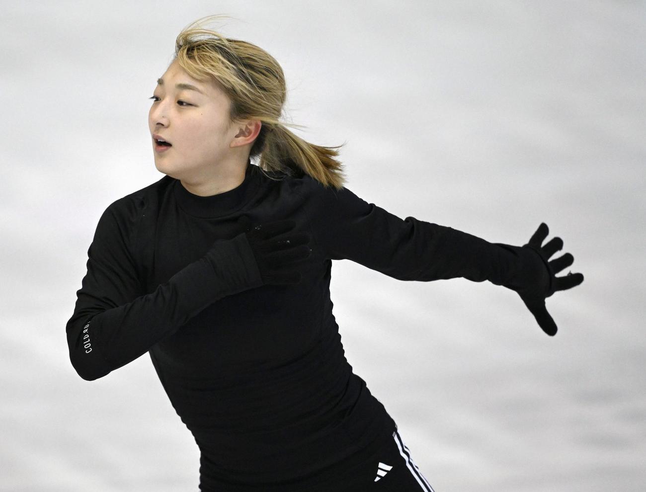 練習を公開したフィギュアスケート女子の坂本花織（共同）
