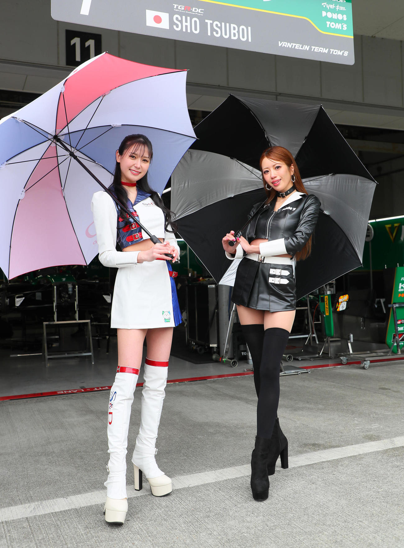 スーパーフォーミュラ開幕戦を彩るキャンペーンガール（撮影・宮崎幸一）