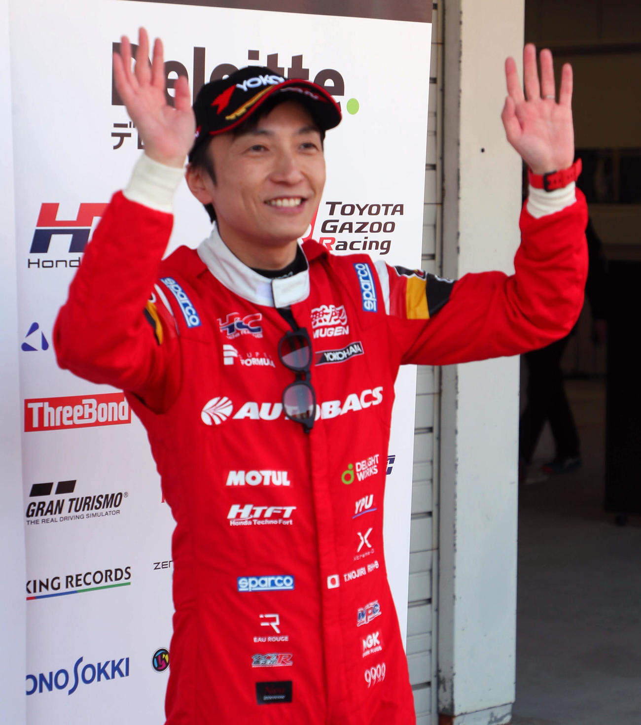 スーパーフォーミュラ第2戦でポールポジションを獲得したTEAM MUGENの野尻智紀は、通算21回目と国内トップフォーミュラの最多P．P記録を更新して笑顔を見せる（撮影・宮崎幸一）