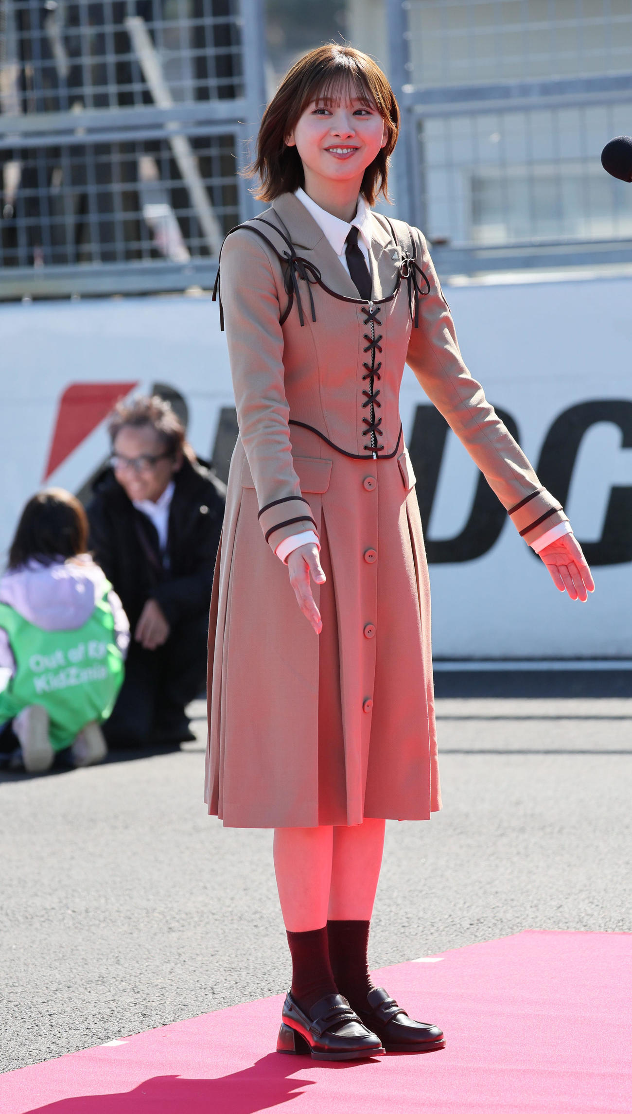 スーパーフォーミュラ第2戦で君が代独唱を行った日向坂46富田鈴花（撮影・宮崎幸一）