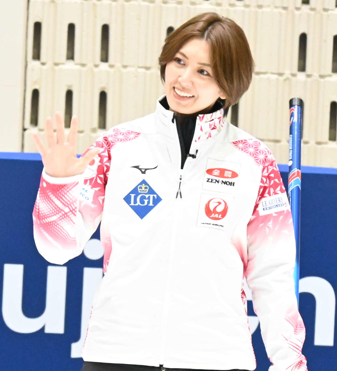 笑顔を見せる吉村（撮影・飯岡大暉）