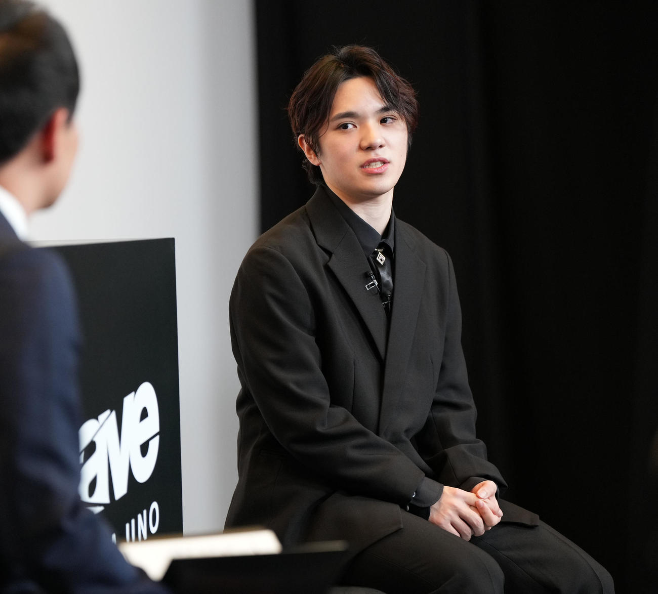 自身初のプロデュースアイスショー記者会見を行う宇野昌磨（撮影・森本幸一）
