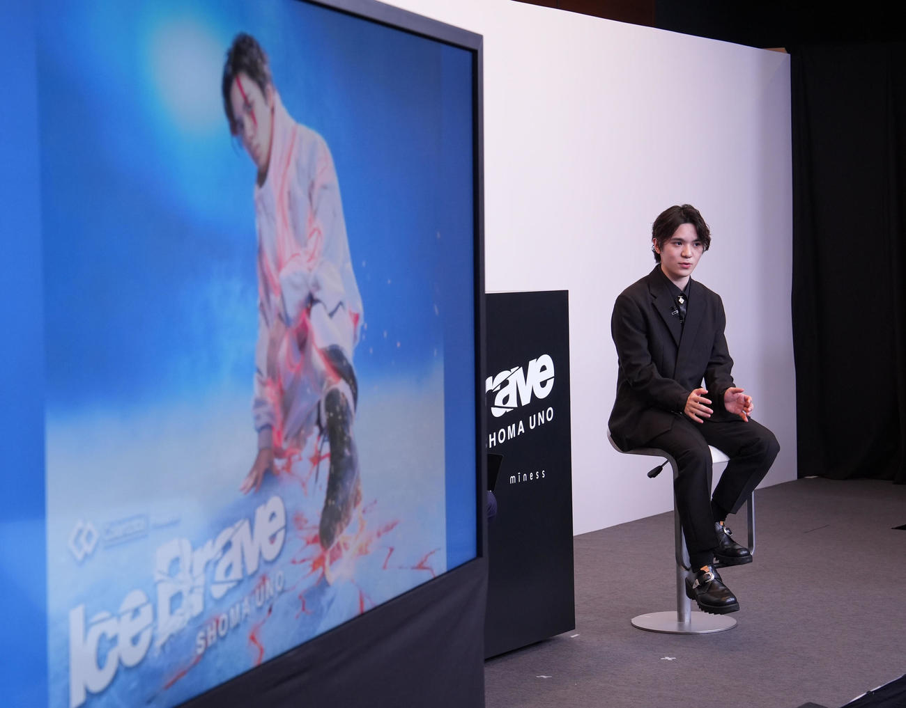 自身初のプロデュースアイスショー記者会見を行う宇野昌磨（撮影・森本幸一）