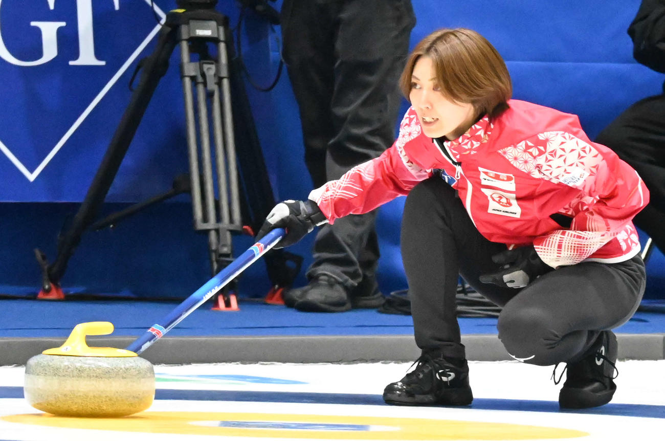 第1E、合図を送る吉村（撮影・飯岡大暉）