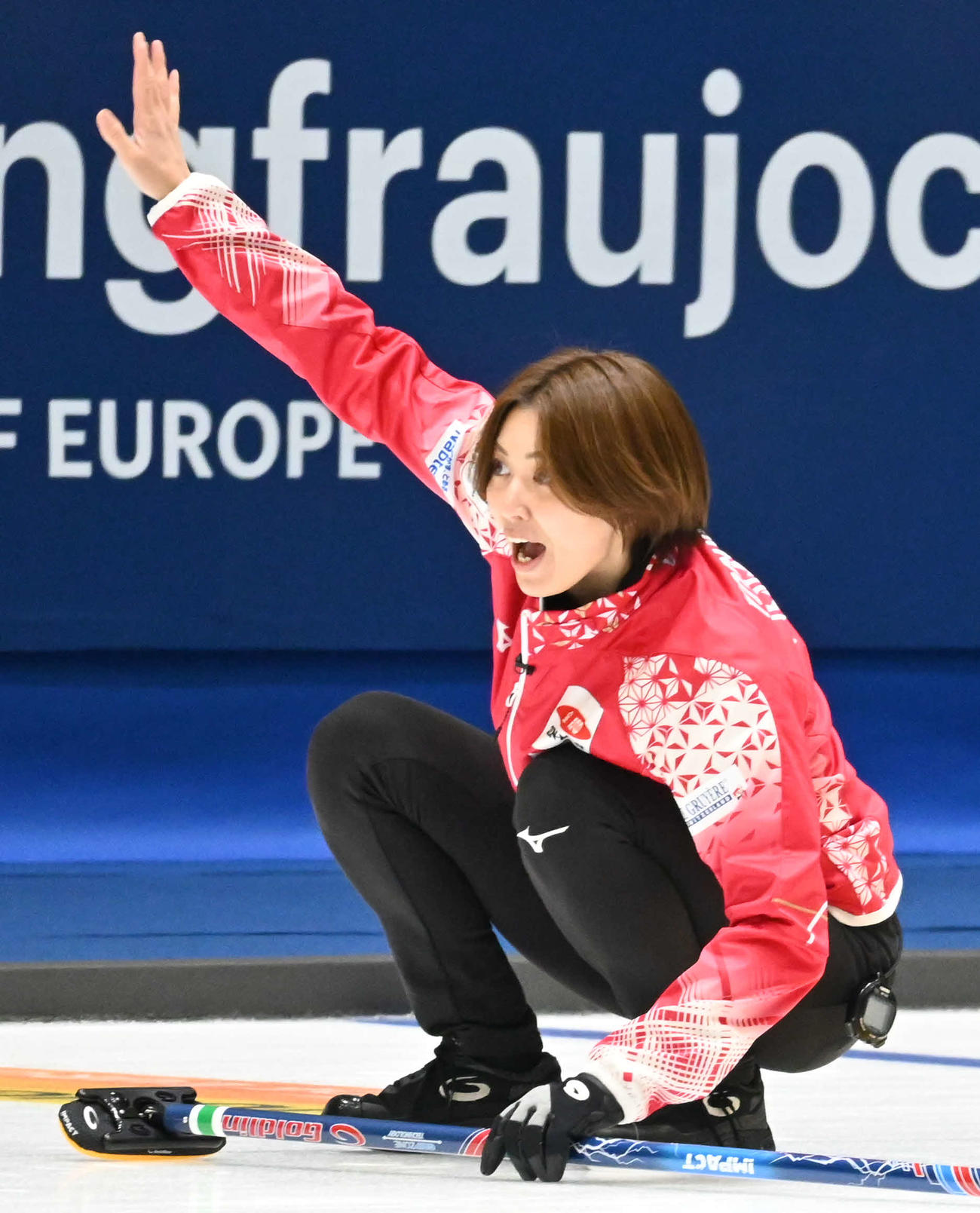 第4E、投球後に叫ぶ吉村（撮影・飯岡大暉）