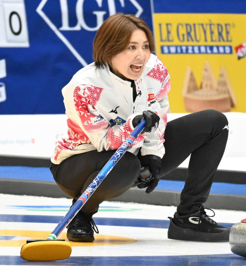 第2E、合図を送る吉村（撮影・飯岡大暉）