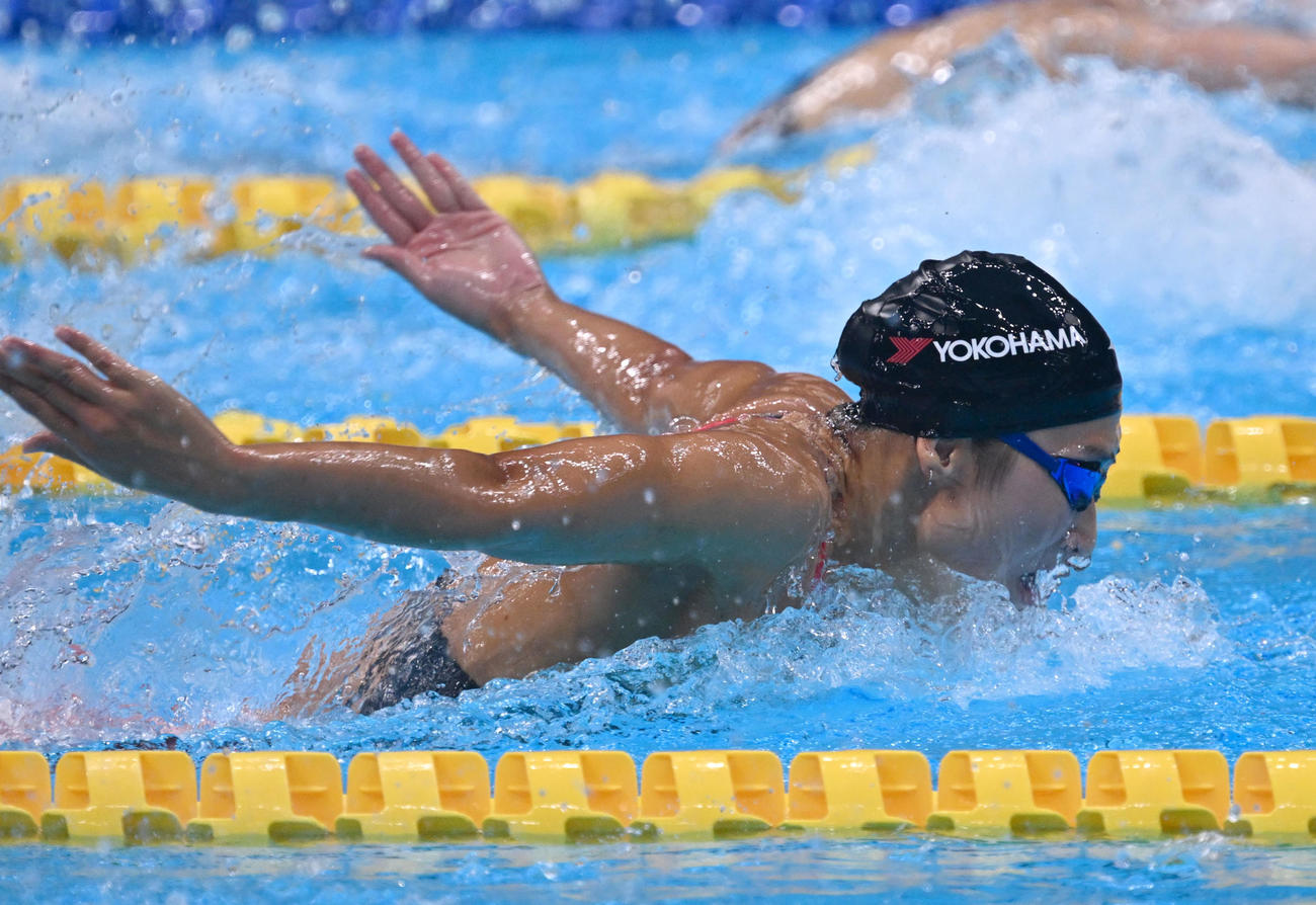 女子100メートルバタフライ決勝　57秒53で2位の池江（撮影・千葉一成）
