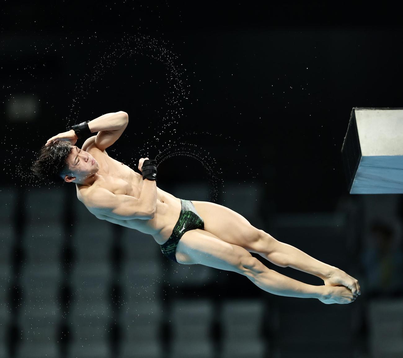 高飛び込み予選に臨む玉井（撮影・河田真司）