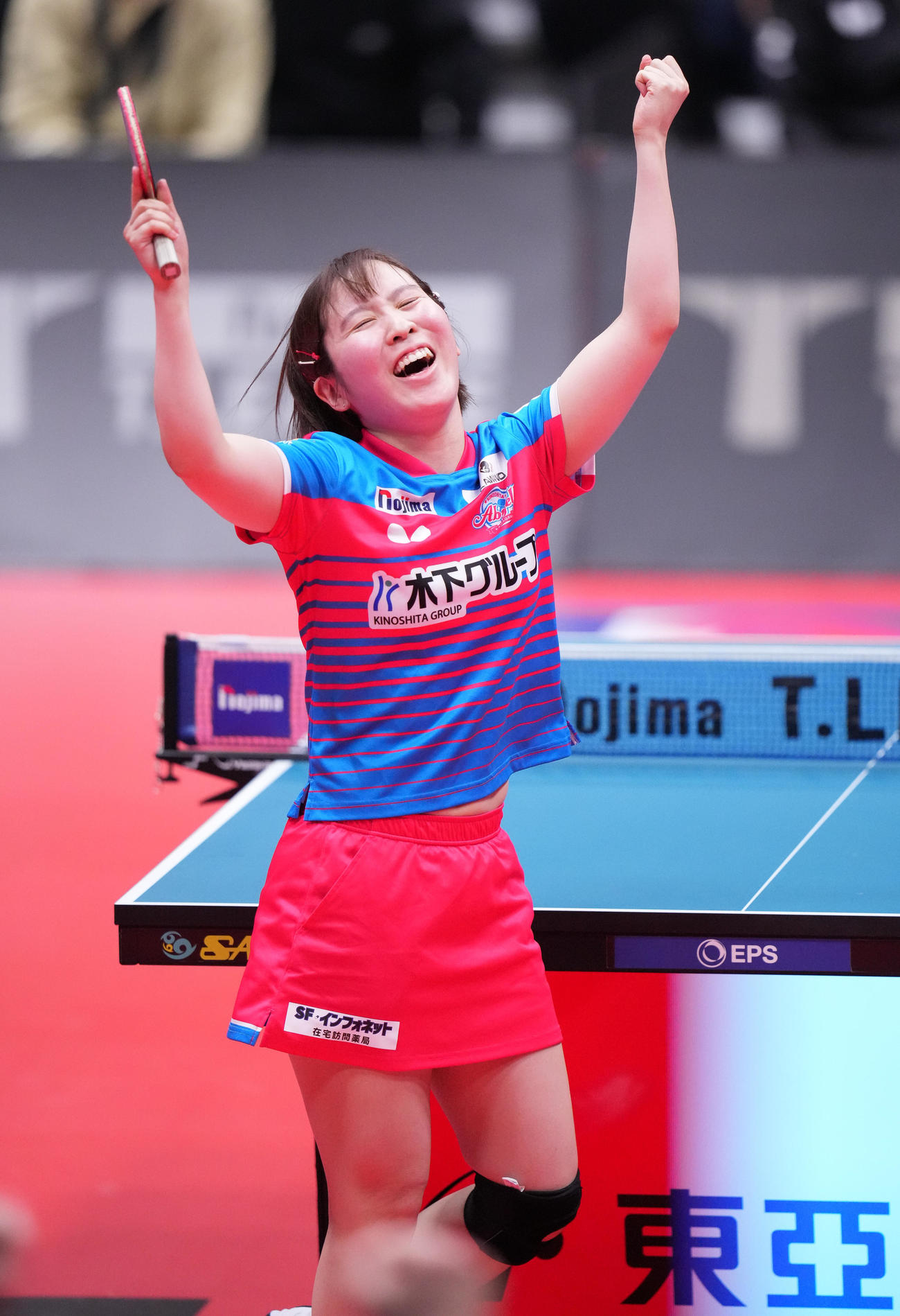 日本ペイント対神奈川　佐藤対平野美　佐藤に勝利しガッツポーズする平野（撮影・鈴木みどり）