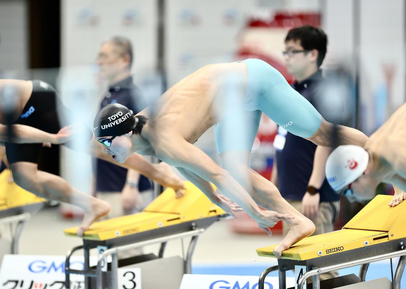 男子400メートル個人メドレー決勝に臨む松下（撮影・河田真司）