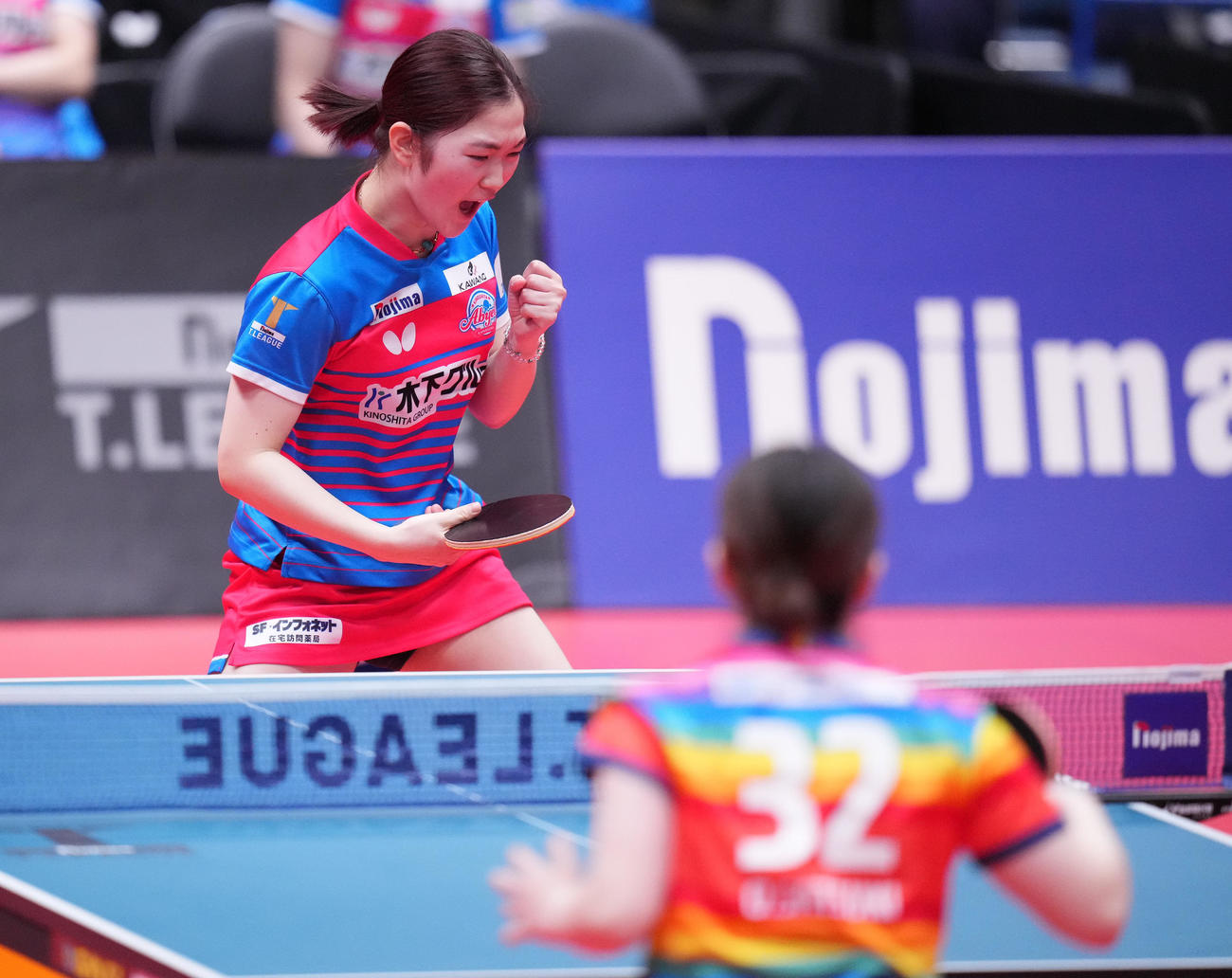 日本ペイント対神奈川　大藤対木原　第5G、ポイントを奪いガッツポーズする木原（撮影・鈴木みどり）