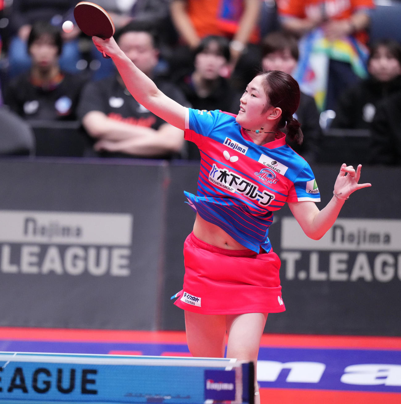 日本ペイント対神奈川　大藤対木原　第2G、打ち返す木原（撮影・鈴木みどり）