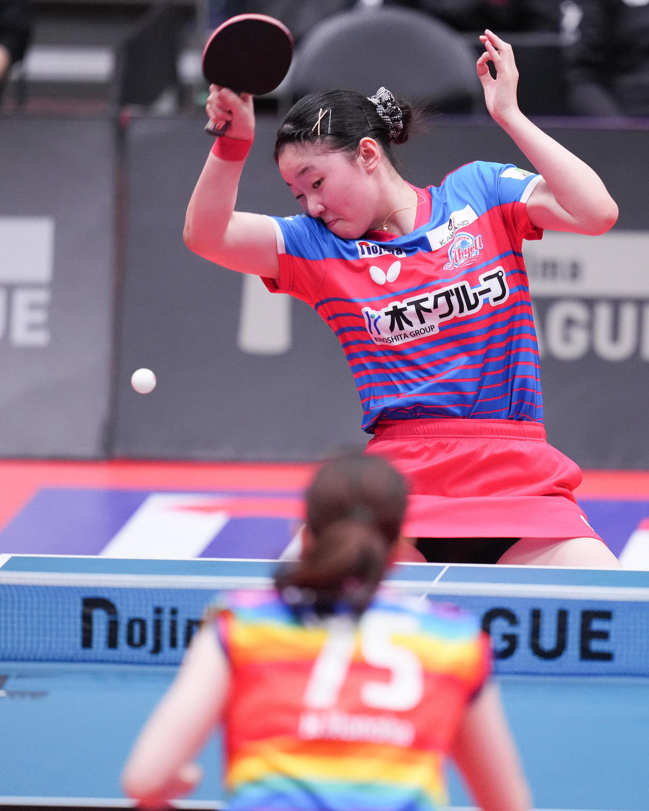 日本ペイント対神奈川　橋本対張本　第2G、打ち返す張本（撮影・鈴木みどり）