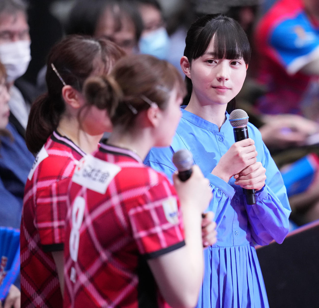 3月22日、Tリーグプレーオフ　女子準決勝　神奈川対日本生命　長崎、チュ・チョンヒ組に勝利した笹尾、麻生組にインタビューする菊池日菜