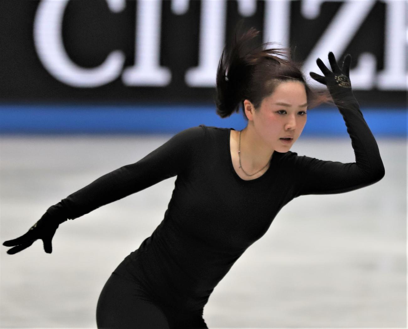 世界選手権の公式練習に臨む樋口新葉（撮影・藤塚大輔）