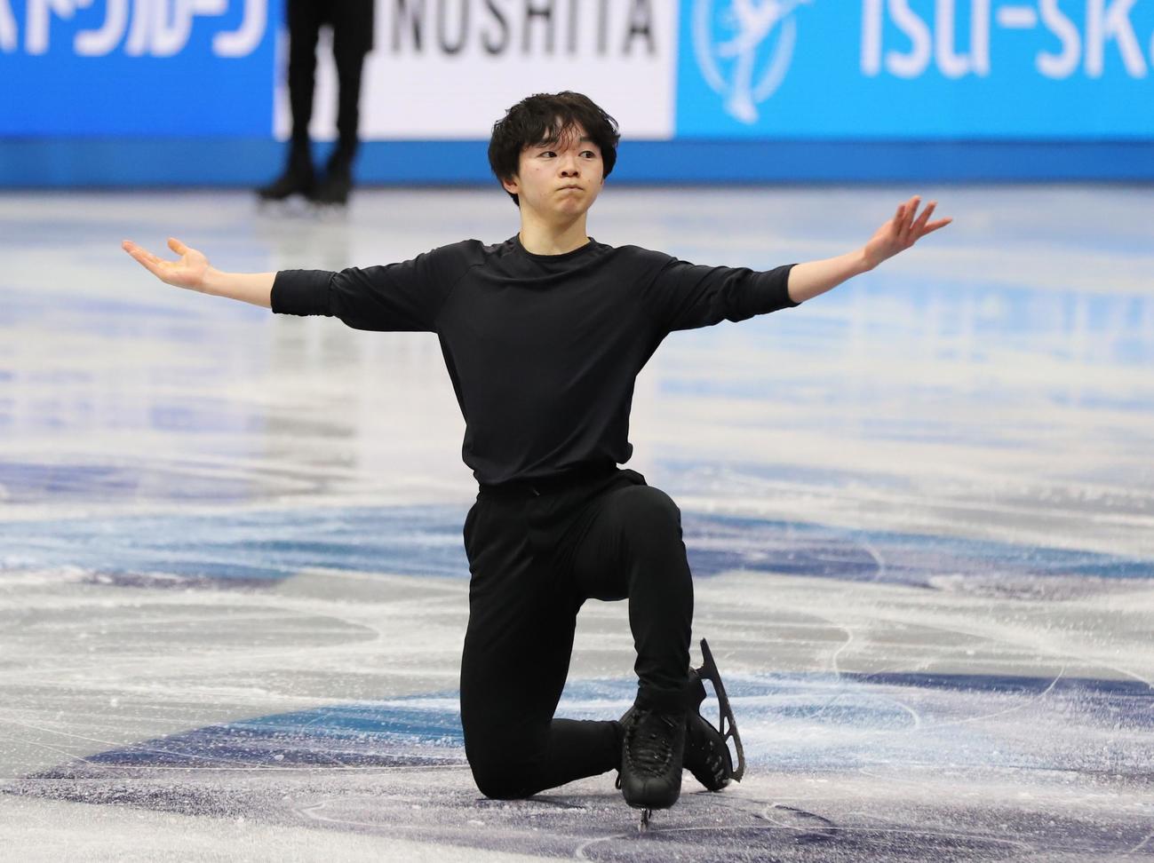 世界選手権の公式練習に臨んだ鍵山優真（撮影・藤塚大輔）
