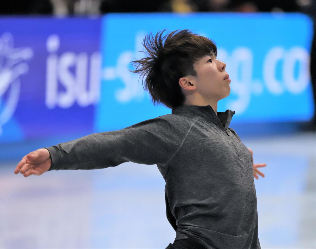 世界選手権の公式練習に臨んだ佐藤駿（撮影・藤塚大輔）