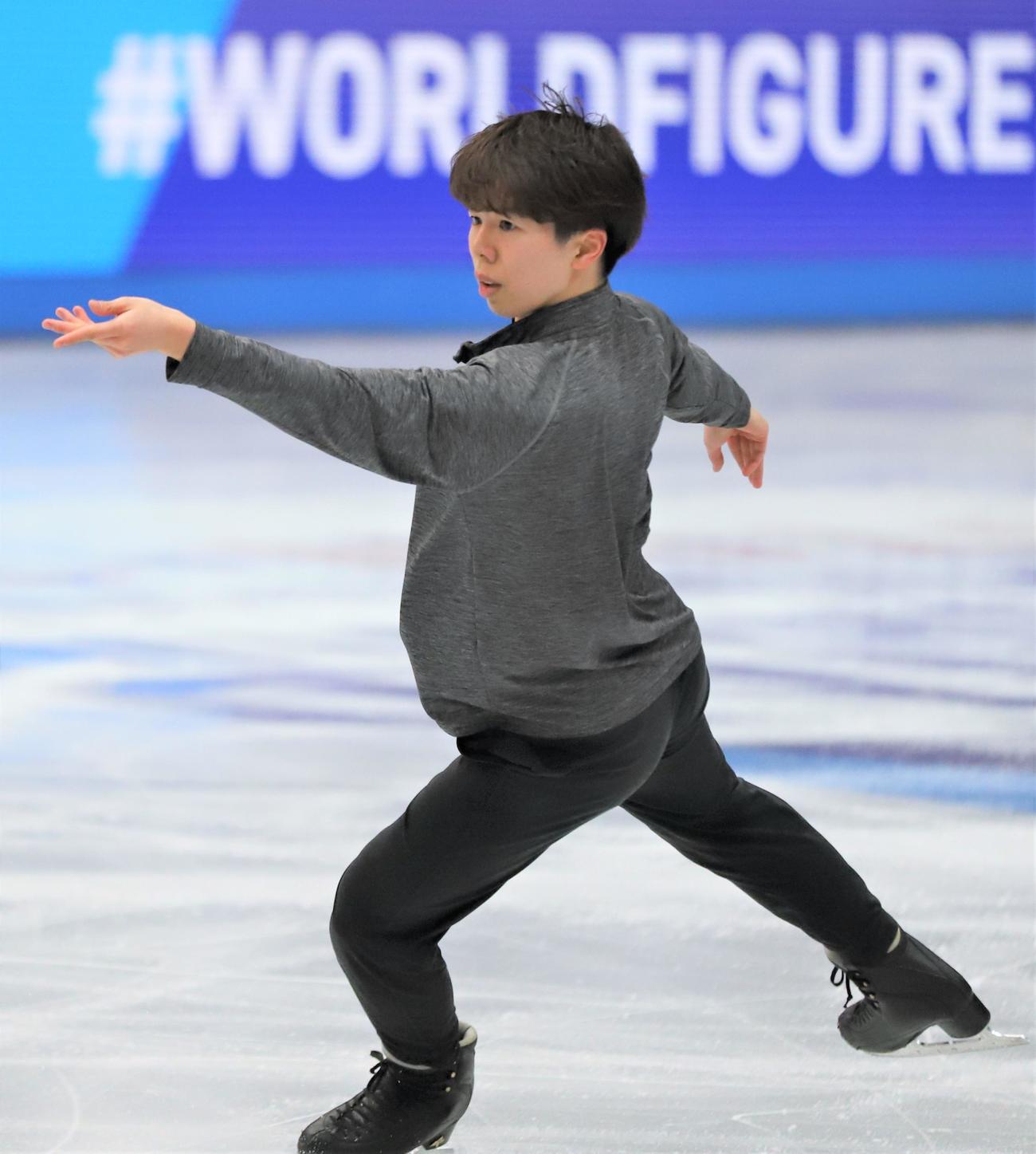 世界選手権の公式練習に臨んだ佐藤駿（撮影・藤塚大輔）