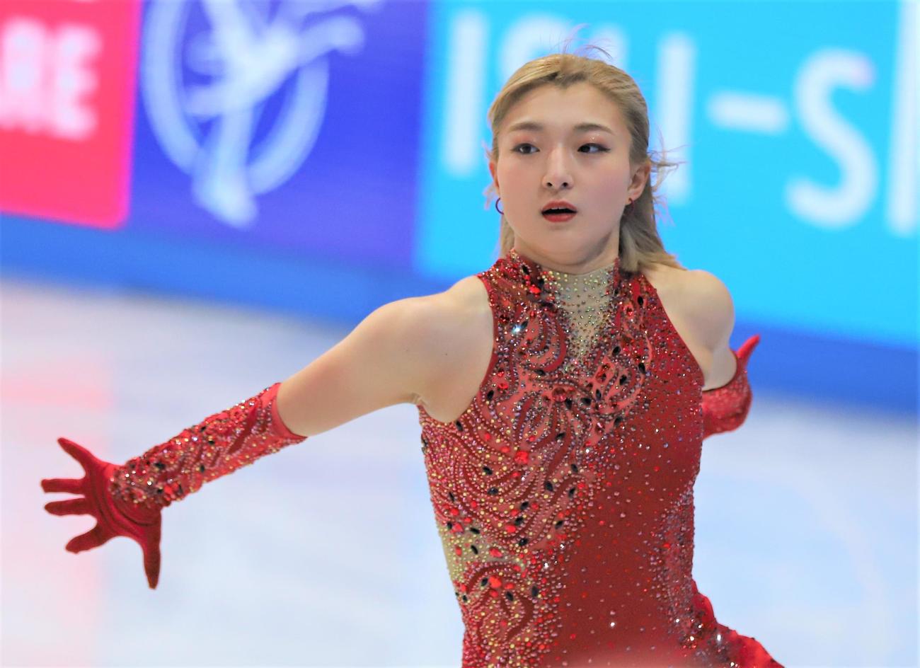 世界選手権女子SPで演技を披露する坂本花織（撮影・藤塚大輔）
