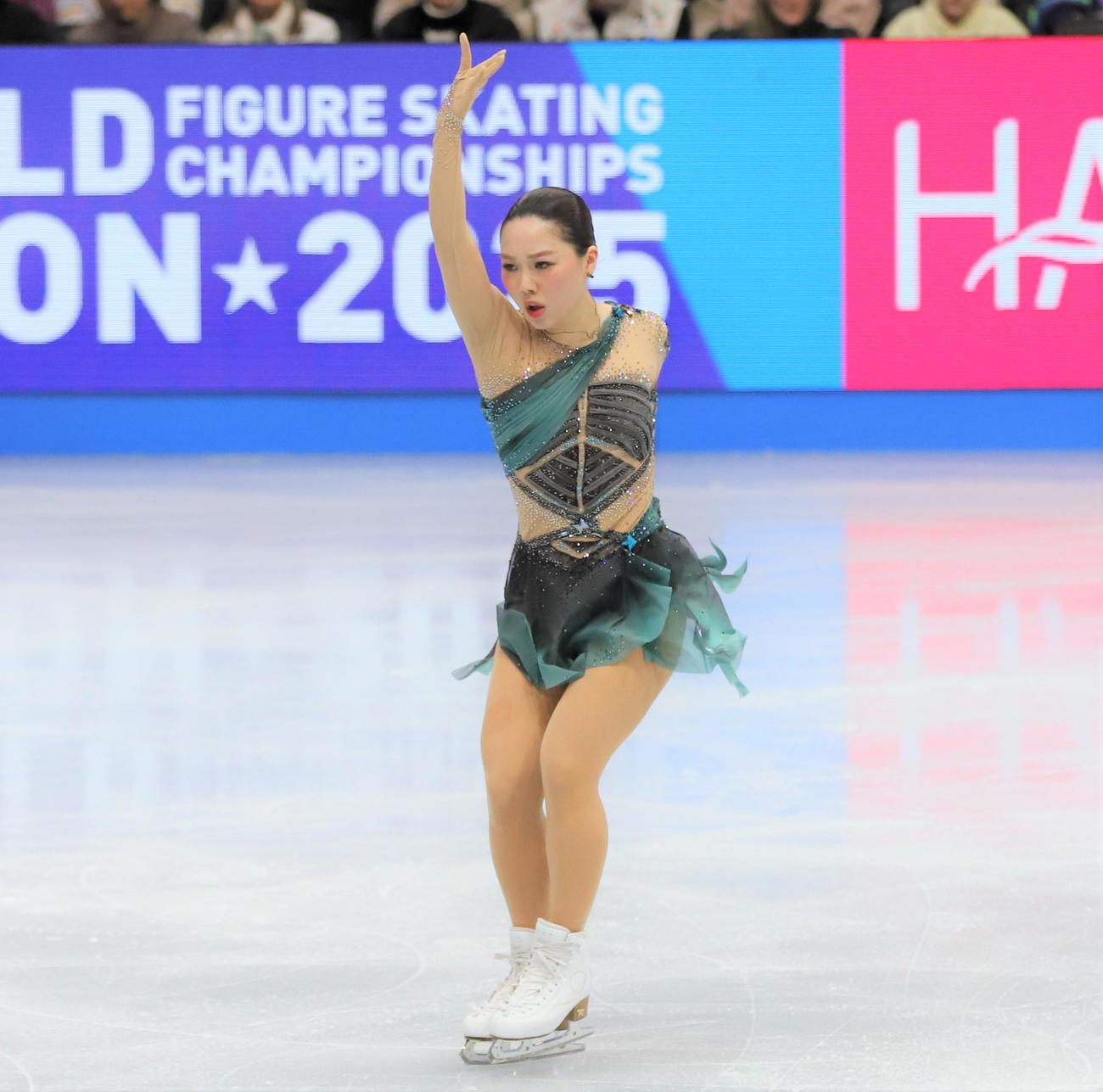 世界選手権女子SPで演技を披露する樋口新葉（撮影・藤塚大輔）
