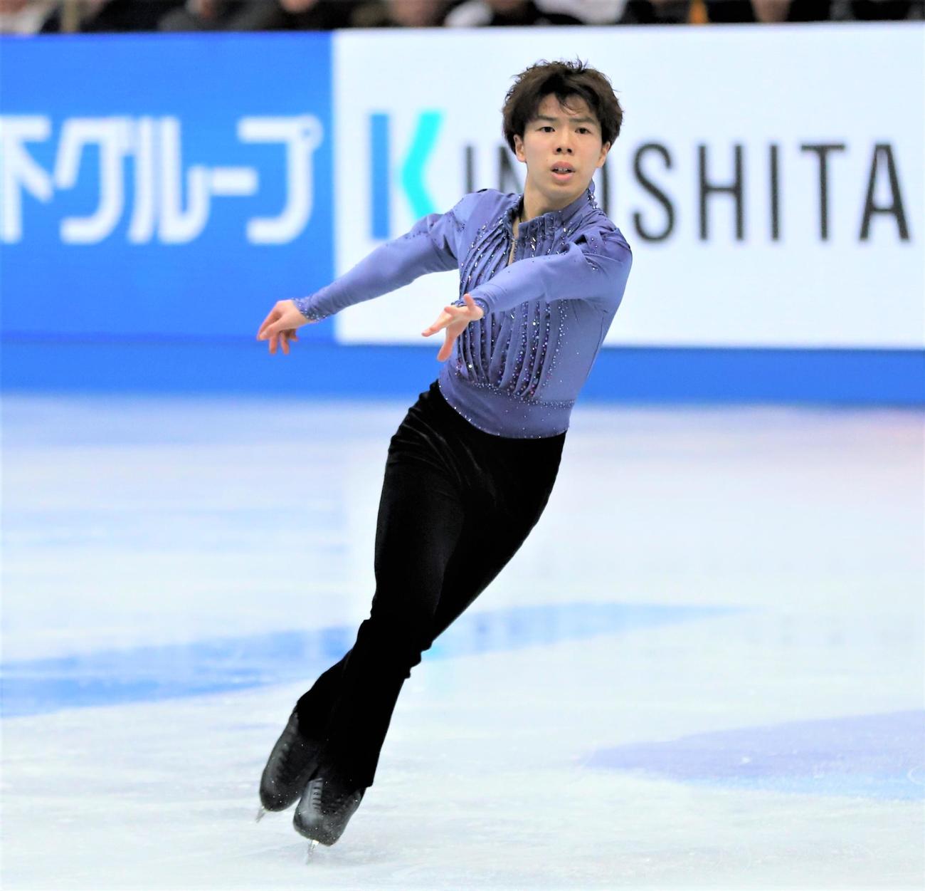 世界選手権男子SPで演技を披露する佐藤駿（撮影・藤塚大輔）