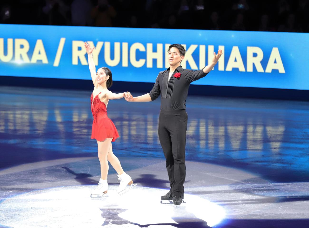 世界選手権ペアで優勝した三浦璃来（左）木原龍一組（撮影・藤塚大輔）