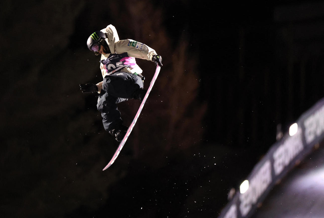 世界選手権でビッグエアに臨む村瀬心椛（ロイター）