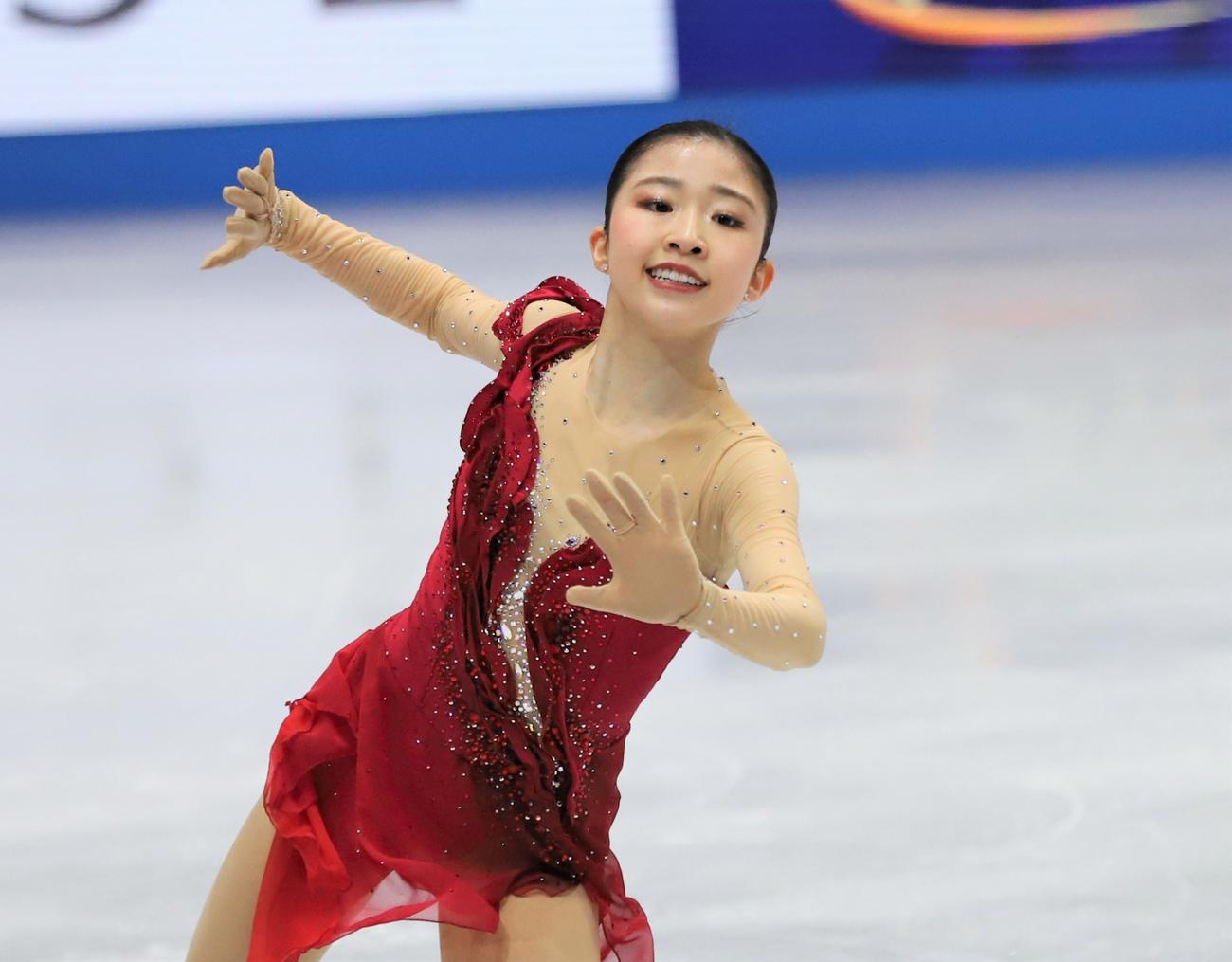世界選手権女子フリーで演技を披露する千葉百音（撮影・藤塚大輔）