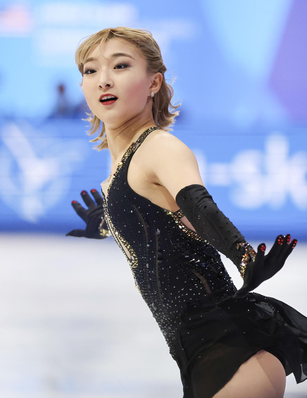 女子フリーの演技を披露する坂本花織（共同）