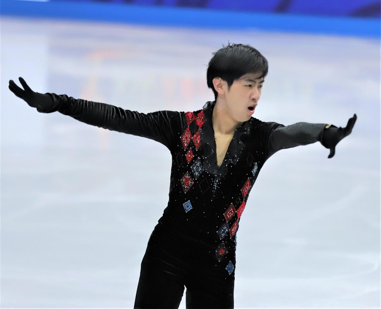 世界選手権男子フリーで演技を披露する壷井達也（撮影・藤塚大輔）