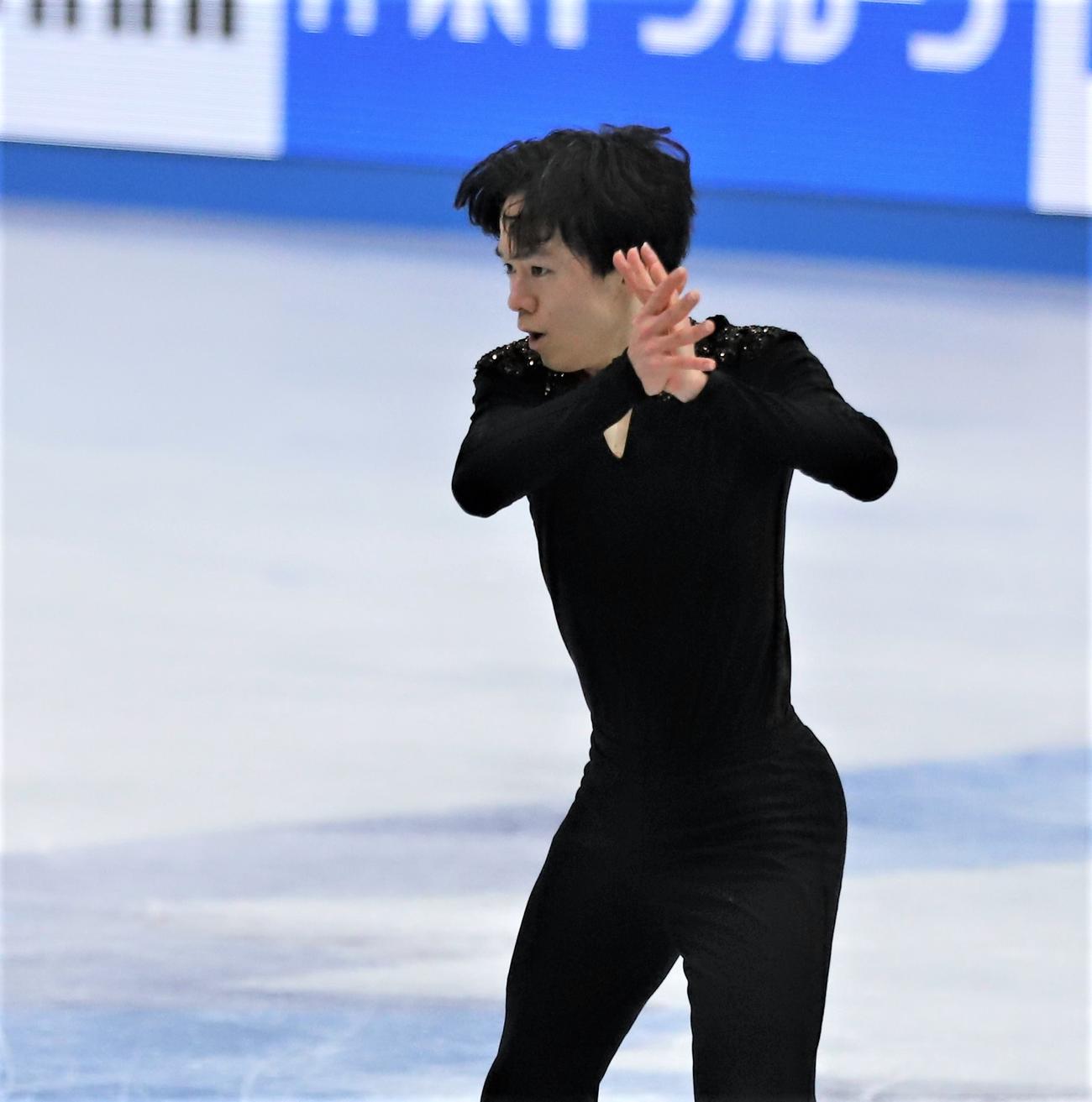 世界選手権男子フリーで演技を披露する鍵山優真（撮影・藤塚大輔）