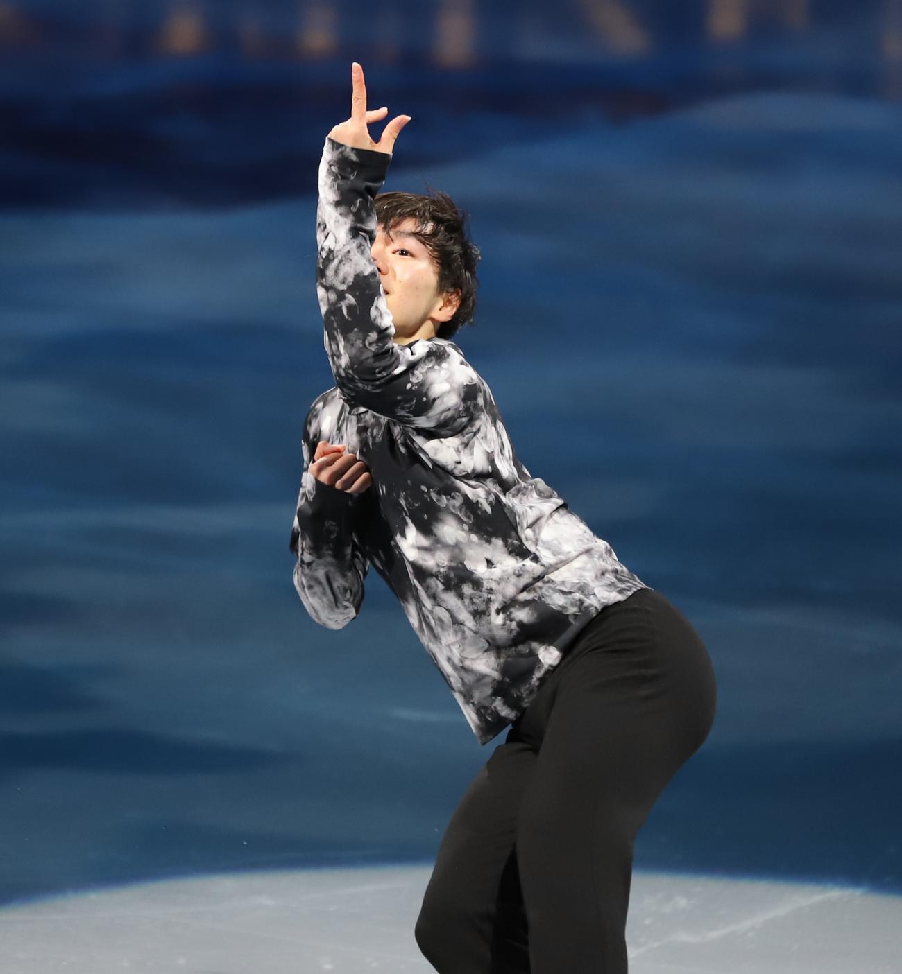 世界選手権エキシビションで演技を披露する鍵山優真（撮影・藤塚大輔）