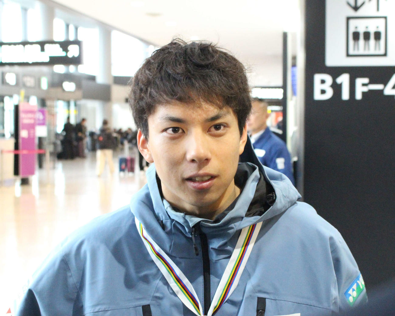 スノーボード世界選手権から帰国した平野（撮影・勝部晃多）