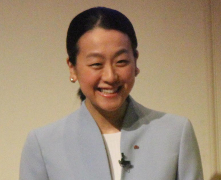 153人の新入社員にメッセージを送る浅田さん