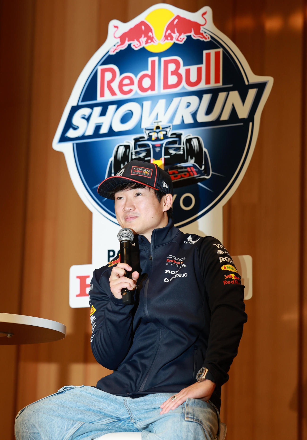 「Red Bull Showrun×Powered by Honda」を終え会見するるRed Bull Racingの角田（撮影・野上伸悟）