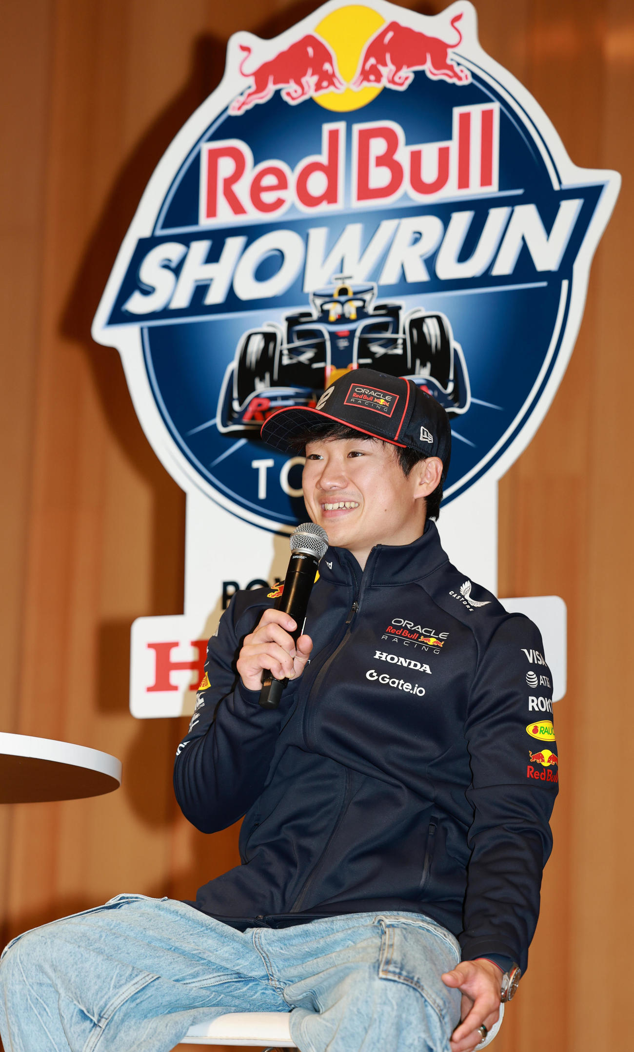 「Red Bull Showrun×Powered by Honda」を終え会見するるRed Bull Racingの角田（撮影・野上伸悟）