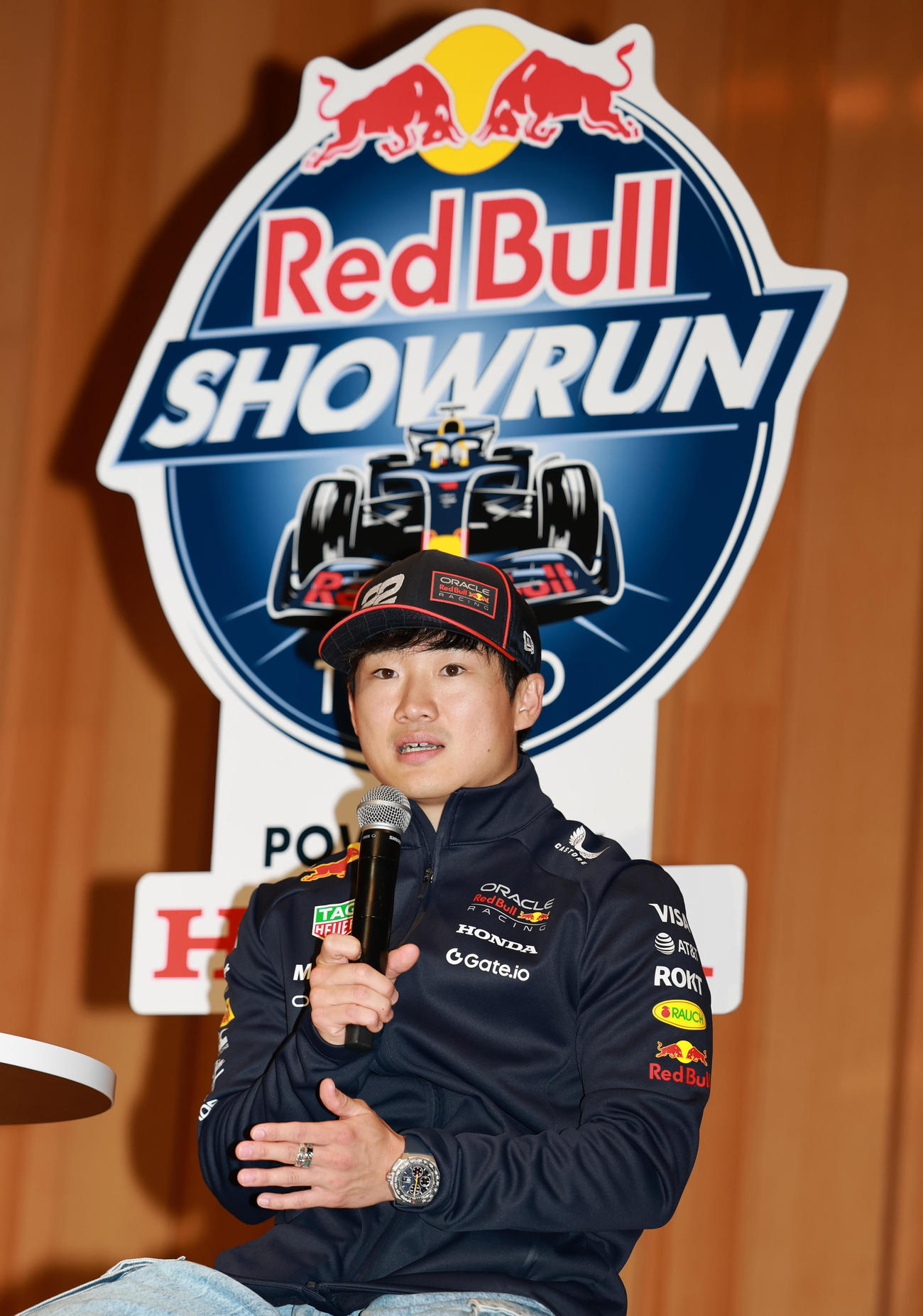 「Red Bull Showrun×Powered by Honda」を終え会見するるRed Bull Racingの角田（撮影・野上伸悟）
