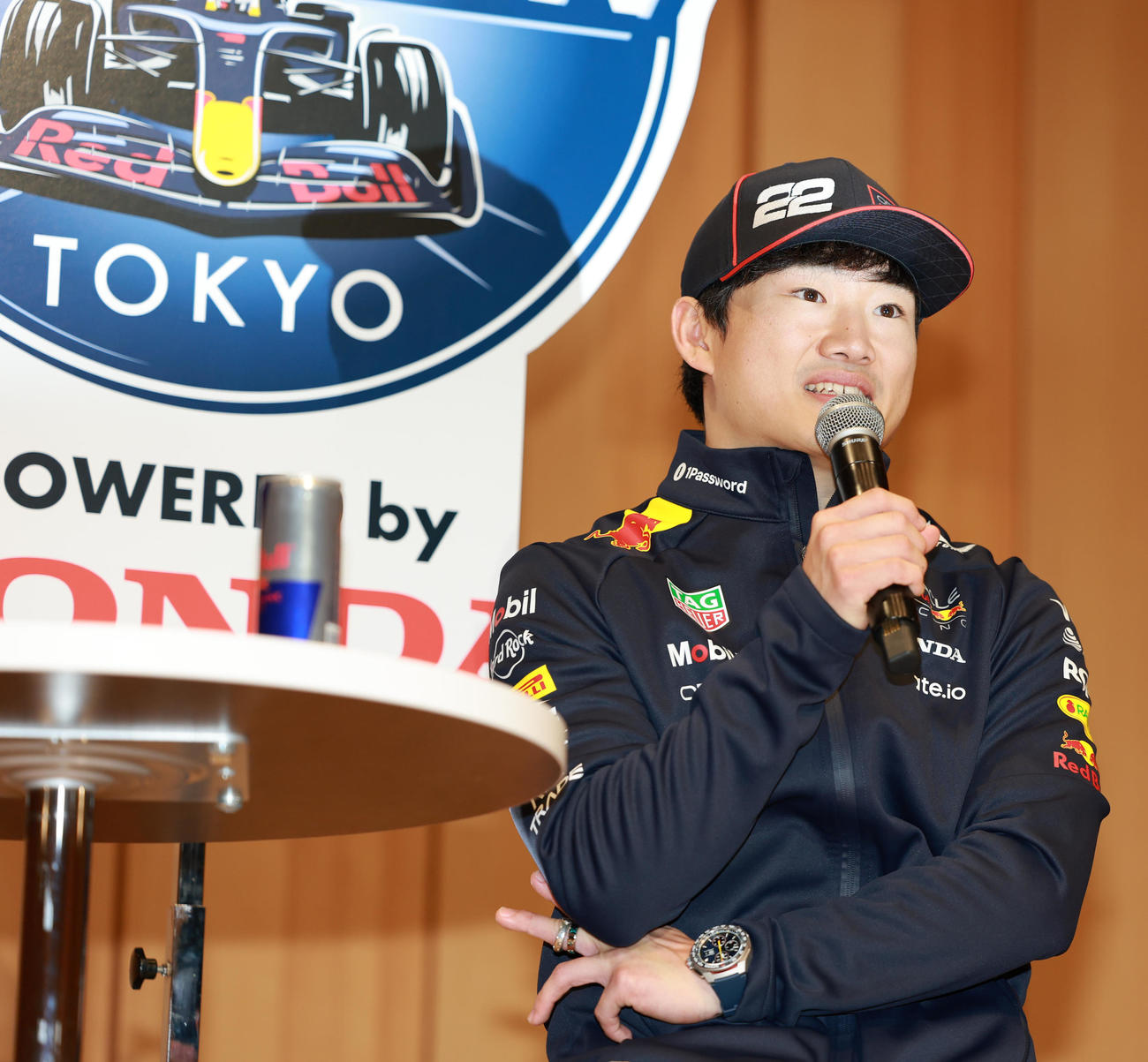 「Red Bull Showrun×Powered by Honda」を終え会見するるRed Bull Racingの角田（撮影・野上伸悟）