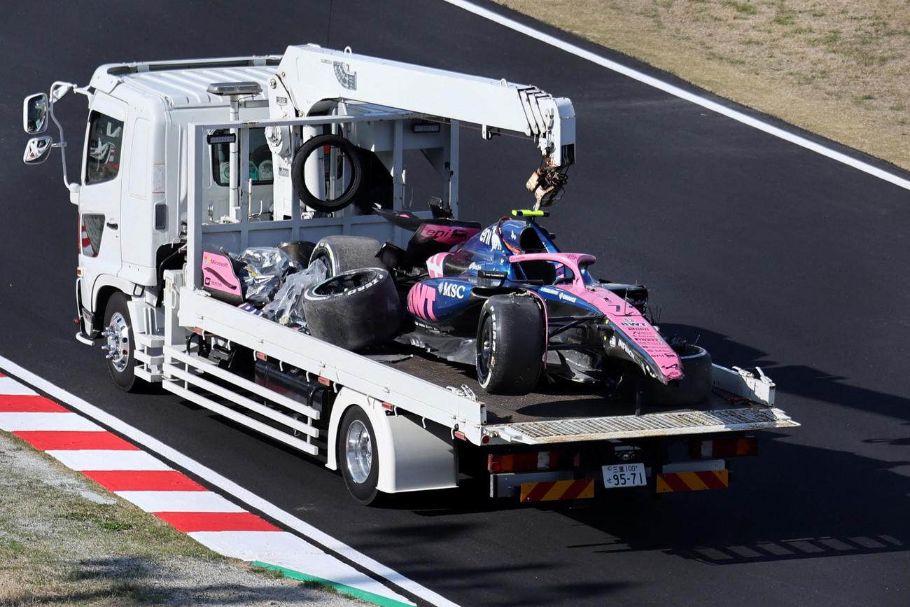 運ばれるジャック・ドゥーハンのF1マシン（ロイター）
