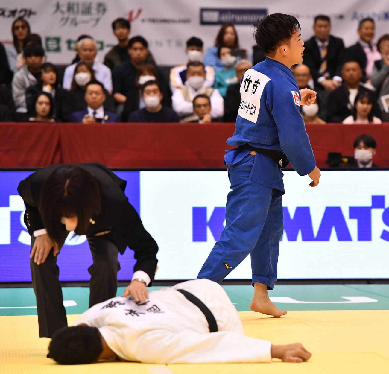 男子81キロ級1回戦　永瀬貴規（左）を破った竹市大祐（撮影・岩下翔太）