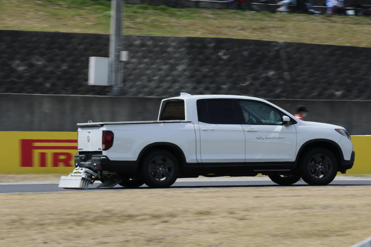 鈴鹿サーキットで新たに導入されたオイル処理車（撮影・宮崎幸一）
